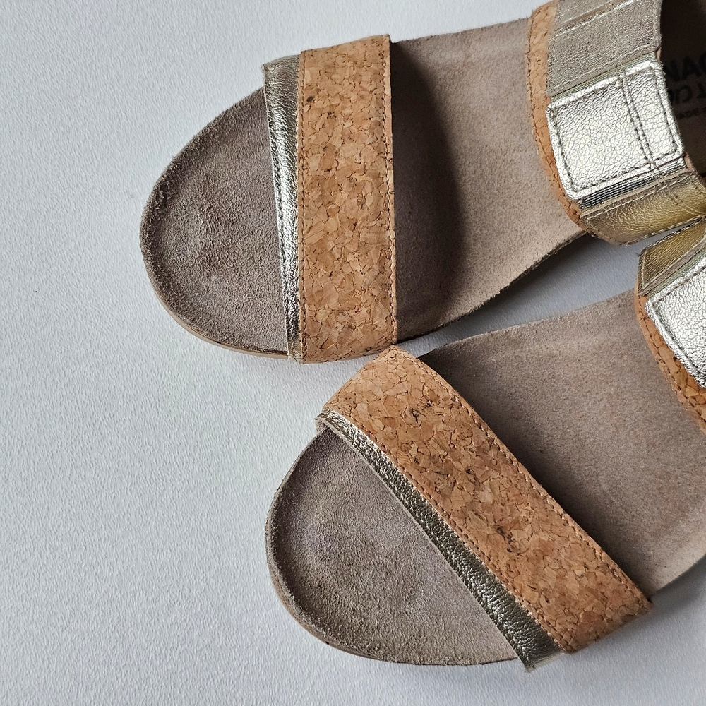 NAOT Royalty Cork Banded Wedge Slide Sandals Gold EU 39 US 8 Comfort - Picture 8 of 14
